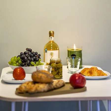 Have-a-nice-stay - Souterrain, Kino An Der Natur, U-bahn Nach Hamburg 400m - Baecker & Restaurants 500m - Lidl 800m - Zentrum 1,5km Apartment
