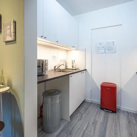 Have-a-nice-stay - Souterrain, Kino An Der Natur, U-bahn Nach Hamburg 400m - Baecker & Restaurants 500m - Lidl 800m - Zentrum 1,5km