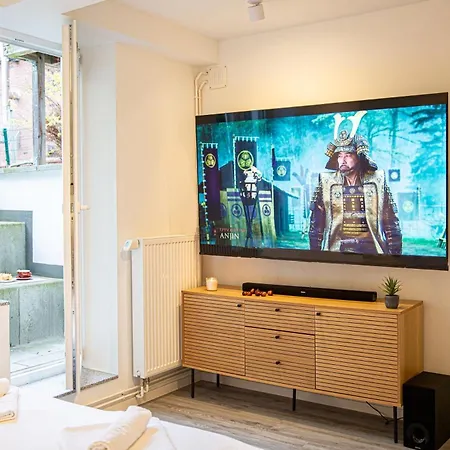 Lejlighed Have-a-nice-stay - Souterrain, Kino An Der Natur, U-bahn Nach Hamburg 400m - Baecker & Restaurants 500m - Lidl 800m - Zentrum 1,5km Ahrensburg